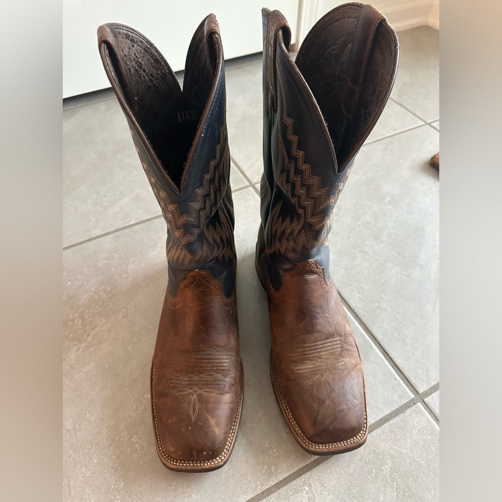 ARIAT MEN'S TYCOON WESTERN PERFORMANCE BOOTS - BROAD SQUARE TOE - Picture 5 of 9